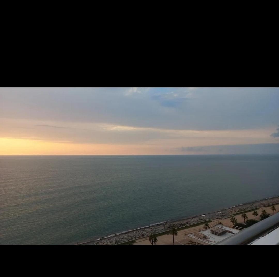 Sunrise Apart-Hotel Батуми Экстерьер фото